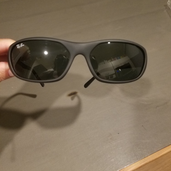 Ray Ban Sunglasses - Picture 1 of 3